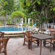 คริสตัลเบย์ยอชท์คลับบีชรีสอร์ท