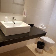 คริสตัลเบย์ยอชท์คลับบีชรีสอร์ท