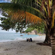 คริสตัลเบย์ยอชท์คลับบีชรีสอร์ท