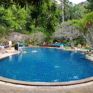 คริสตัลเบย์ยอชท์คลับบีชรีสอร์ท