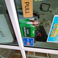 หน้าร้าน Mongni Cafe ฉะเชิงเทรา