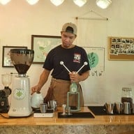 บรรยากาศ บ้านดินใบไม้