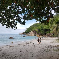 คริสตัลเบย์ยอชท์คลับบีชรีสอร์ท