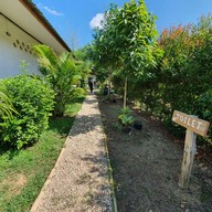 หน้าร้าน บ้านดินใบไม้