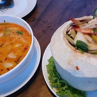 เมนูของร้าน ลุงยุทธป้าเย็น