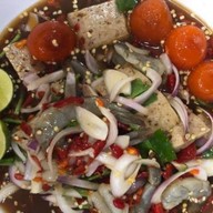 ครัว ครูนงค์ หมูทอดแจ่วปลาร้า (ส้มตำ) บางหัวเสือ