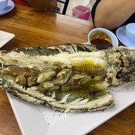 เฟื่องทองฟาร์ม ร้านอาหารเฟื่องทองฟาร์ม