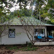 คริสตัลเบย์ยอชท์คลับบีชรีสอร์ท