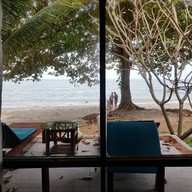 คริสตัลเบย์ยอชท์คลับบีชรีสอร์ท