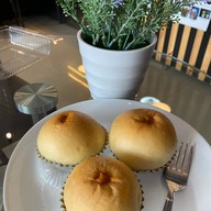 มูนาคาเฟ่ เเอนด์ เบเกอรี่