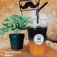 เมนูของร้าน Sweet Mustache Coffee & Dessert