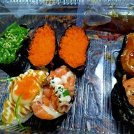 Sushi แมวน้อย ตลาด black market