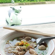 โกเกี๋ยง เกาเหลาเนื้อตุ๋น หมูตุ๋น ริมคลองสามชัย