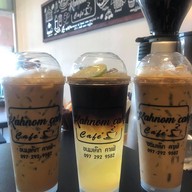 Kahnom cake cafe ขนมเค้ก คาเฟ่ &แม็คโคร