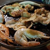 เมนูของร้าน Party กุ้งย่างเนย หมูย่างชีส ชาบูหม้อดิน ลาดพร้าว