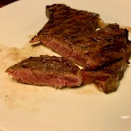 เมนูของร้าน Neil's Tavern Restaurant ร่วมฤดี