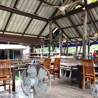 นายจิน ไก่อบโอ่ง