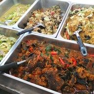 ร้านไพลิน