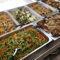 หน้าร้าน ร้านไพลิน