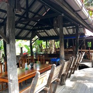 นายจิน ไก่อบโอ่ง