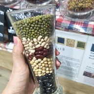 ถั่ว 5 สีปั่น นมสดและขนมไทย