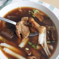 ก๋วยจั๊บน้ำข้นกระดูกอ่อน