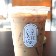 Grandma Pressing Chaingmai