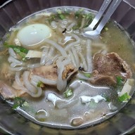 ก๋วยจั๊บเจ๊ตี๋ ข้างตองหนึ่ง