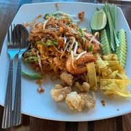 ผัดไทลุงดำ