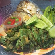 ร้านปลาทูตัวอ้วนกลม ปลาทูนึ่ง