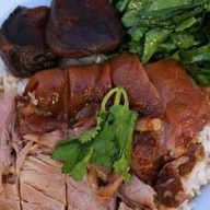 อาหารตามสั่ง สเต็ก&กะบัฟ