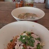 ก๋วยเตี๋ยว เจ๊ไพ
