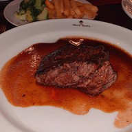 เมนูของร้าน Neil's Tavern Restaurant ร่วมฤดี