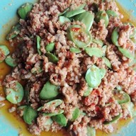 ข้าวแกงแสนอร่อย น้องพลอย