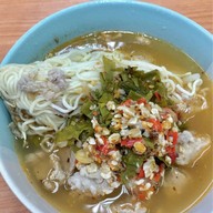 เมนูของร้าน ก๋วยเตี๋ยวต้มยำหมูบะช่อ (สูตรคุณยาย)