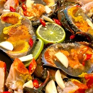 ปูไข่ดองเชียงใหม่ by กิ๋นดื่ม สาขาเชียงใหม่ สารภี-หนองผึ้ง (ติด7-11หนองผึ้ง)