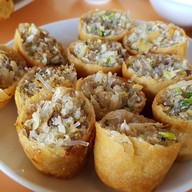 เมนูของร้าน แดงแหนมเนือง ในเมือง
