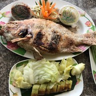 เมนูของร้าน อิ่มปลาเผา แม่เหียะ
