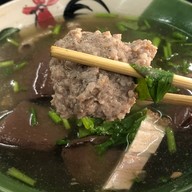 เมนูของร้าน เกาเหลาเลือดหมูระยอง