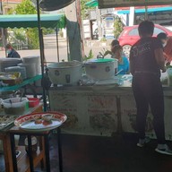 บรรยากาศ ข้าวมันไก่ดูไบ ป่าแดด
