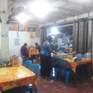 บรรยากาศ ราดหน้าหม้อดิน