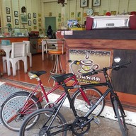 หน้าร้าน คุณยู้ & Jit Coffee สำนักงานใหญ่
