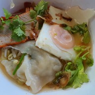 เมนูของร้าน ข้าวเปิ๊บยายเครื่อง