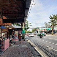 หน้าร้าน หม่าม้าสุกี้ ถนนนาคนิวาส 63