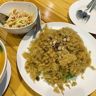 เมนูของร้าน แซ่บระเบียง รพ.พระมงกุฏ