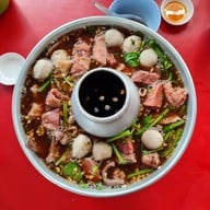 เต๋าอร่อยแตกซิกเกาเหลา-เนื้อตุ๋น-หมูตุ๋น-ตีนไก่ตุ๋น