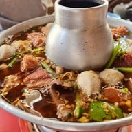 เต๋าอร่อยแตกซิกเกาเหลา-เนื้อตุ๋น-หมูตุ๋น-ตีนไก่ตุ๋น