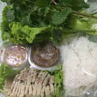 โบว์ ส้มตำอีสาน