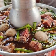 เต๋าอร่อยแตกซิกเกาเหลา-เนื้อตุ๋น-หมูตุ๋น-ตีนไก่ตุ๋น