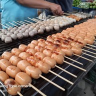 เจ๊ตึ๋งลูกชิ้นปิ้ง ตลาดนัดหาดวอน เปิดเฉพาะ วันจันทร์ กับ วันศุกร์